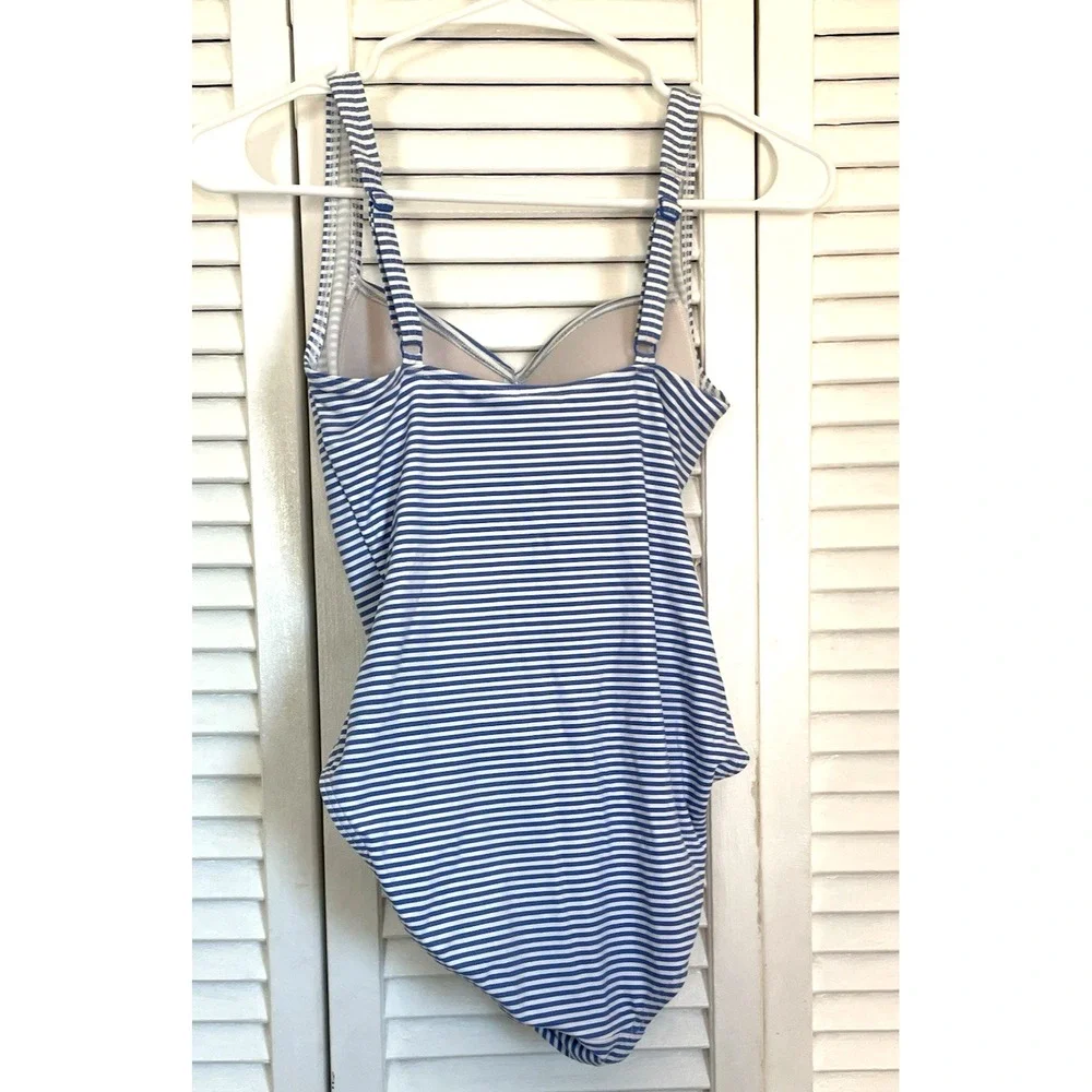Nip Tuck Swimwear Size 4 One Piece Swimsuit Blue Striped Ruched‎ Multi Fit Cup